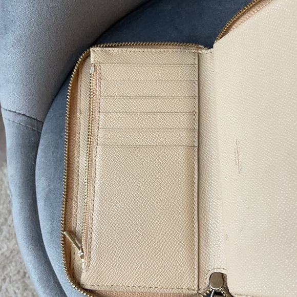 Mini Coach wristlet - Picture 3 of 6